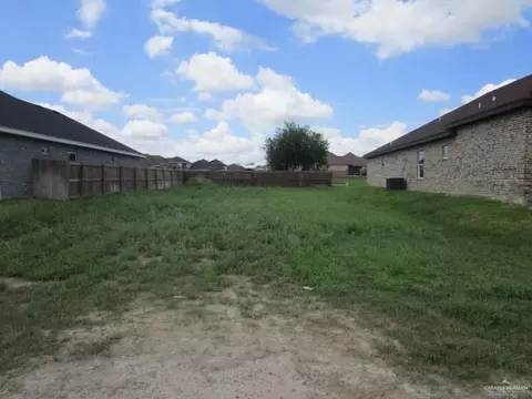 512 N Kika De La Garza Blvd, La Joya, TX 78560