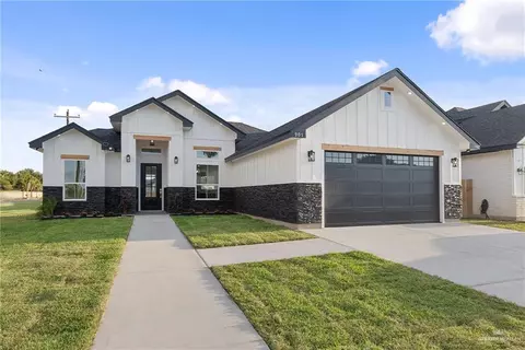 901 Milania Dr, La Feria, TX 78559