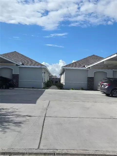 2104 Stauffer St, Weslaco, TX 78596