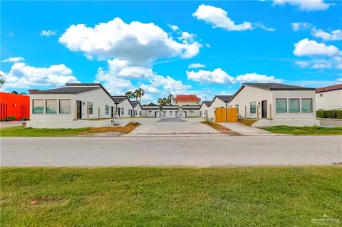 106 W Corral St, South Padre Island, TX 78597
