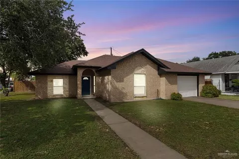 211 E Harris Ave, Raymondville, TX 78580