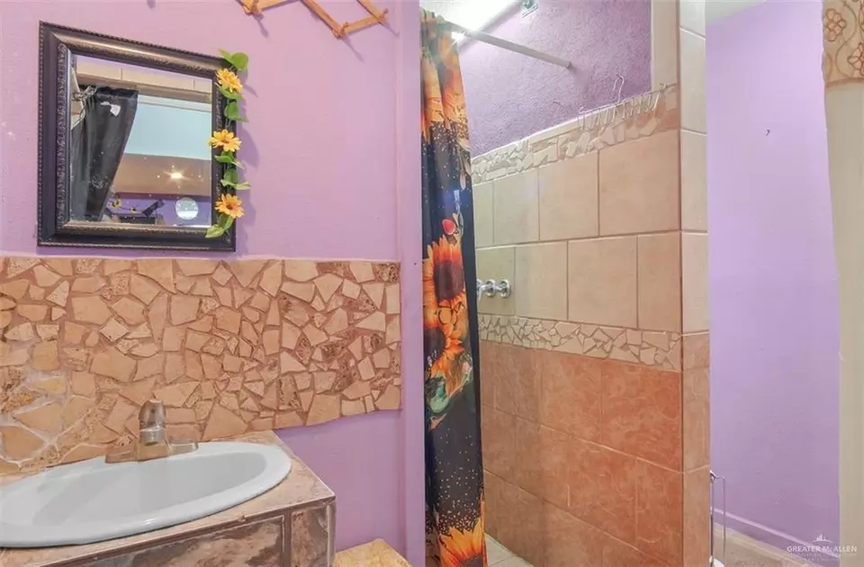 Bath - 815 San Miguel St, San Juan, TX 78589 photo 4 of 4