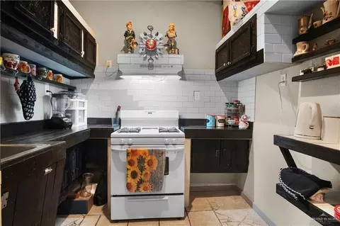 Kitchen - 815 San Miguel St, San Juan, TX 78589 photo 1 of 2