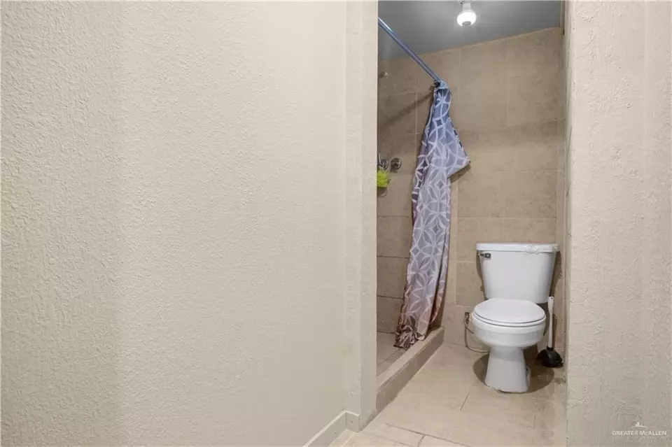 Bath - 815 San Miguel St, San Juan, TX 78589 photo 3 of 4