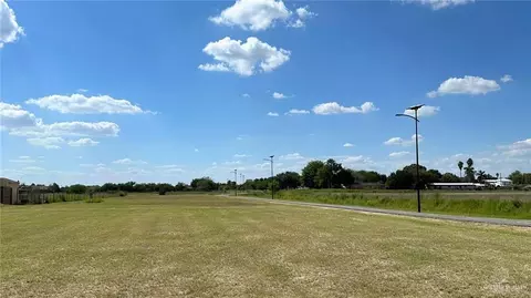 884 S Milanos Rd, Weslaco, TX 78596