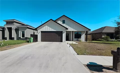 425 Blue Sky St, Rio Grande City, TX 78582
