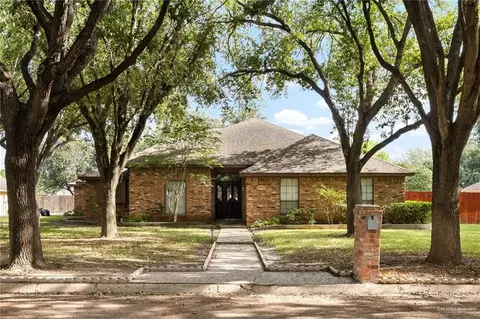 2205 Village Dr, Mission, TX 78572