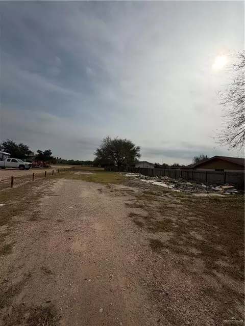 1132 N Los Ebanos Rd, Mission, TX 78572
