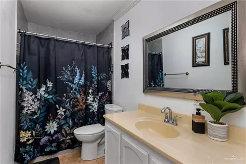 Bath - 118 J R Becerra Ave, Progreso, TX 78579 photo 2 of 2
