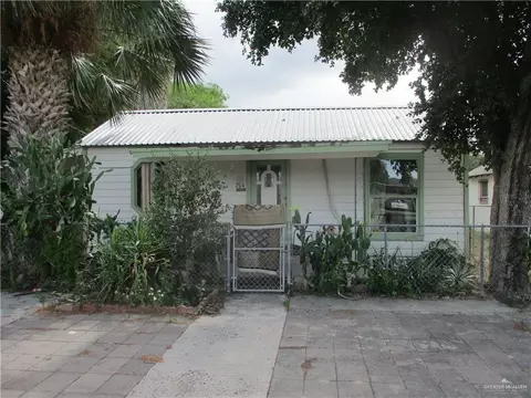704 E 4th St, Rio Grande City, TX 78582