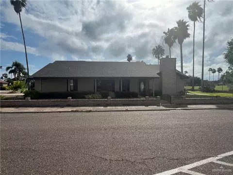818 Nada Dr, Alamo, TX 78516