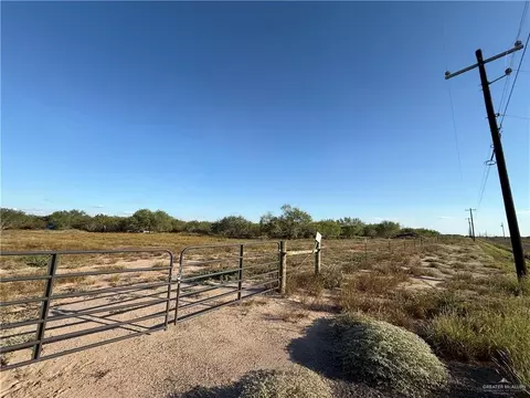 19304 Villa Hermosa Dr, La Joya, TX 78560