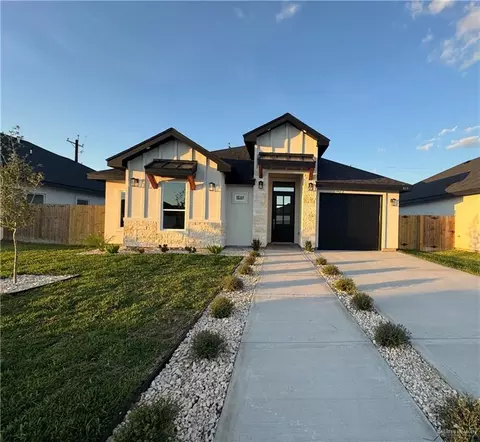 809 E Costa Del Sol Ave, Edinburg, TX 78542
