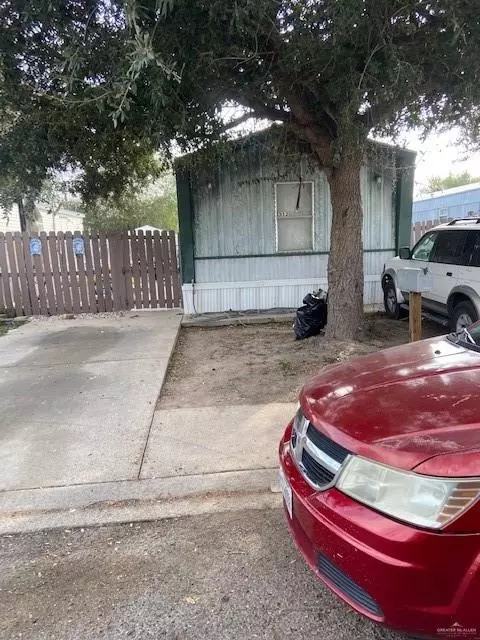 305 E Salazar Dr, San Juan, TX 78589