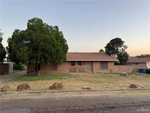 421 Longshadow Rd, Laredo, TX 78041