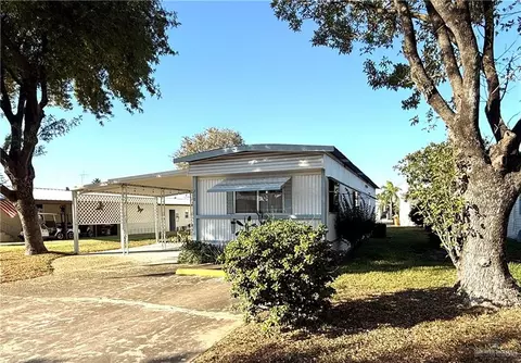 210 Hub Dr, Mission, TX 78574