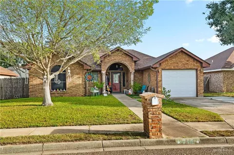 718 Hummingbird Ave, Pharr, TX 78577