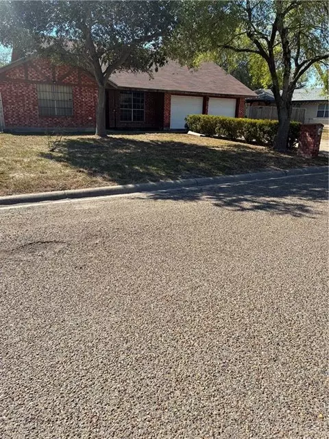 1018 E Samano St E, Edinburg, TX 78539