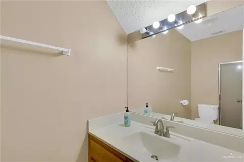 Bath - 3000 Ashley Pl, Pharr, TX 78577 photo 2 of 2