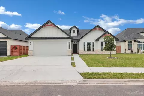 1027 Broken Arrow Dr, Alamo, TX 78516