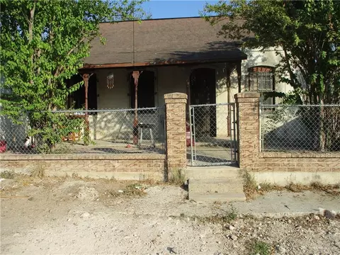 207 S Avasolo St, Rio Grande City, TX 78582