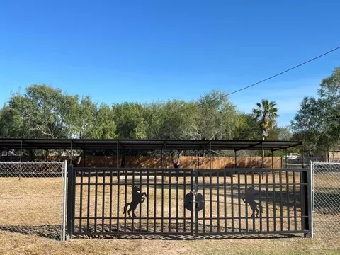 23926 Harding Ave, Hargill, TX 78549