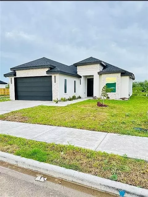 2304 N Revolution St, Edinburg, TX 78541