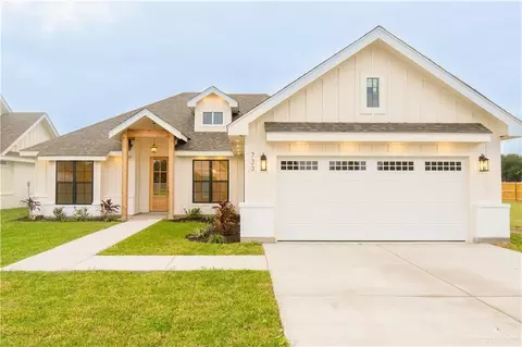 733 Saint Vincent Dr, Alamo, TX 78516