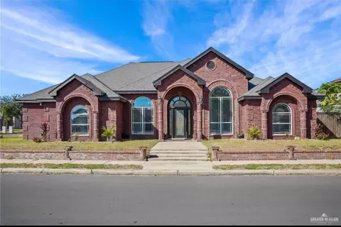 1900 Magnolia St, Mission, TX 78573