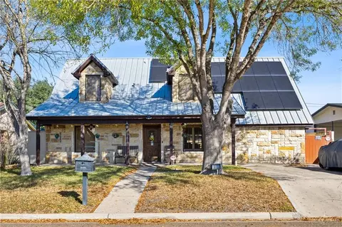 1811 Victoria St, Mission, TX 78572