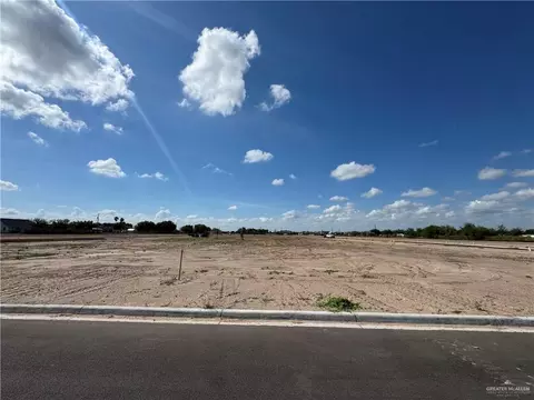 5221 Mission St, Edinburg, TX 78542