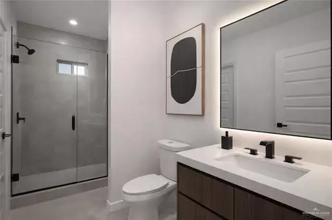 Bath - 1504 Samara Ave #1, Pharr, TX 78577 photo 2 of 2