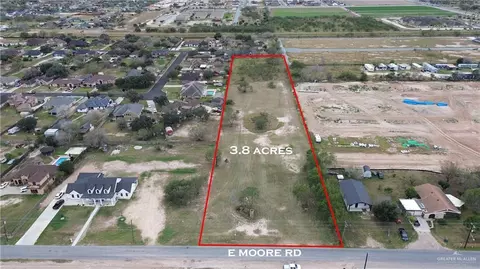 739 Moore Rd, Alamo, TX 78516