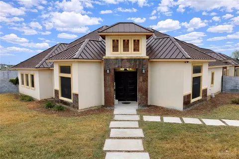 1049 Navajo Dr, Rio Grande City, TX 78582