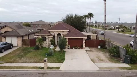 613 S Moorefield Rd, Mission, TX 78572