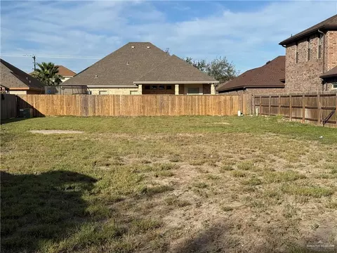 13809 N 40th St, Edinburg, TX 78541