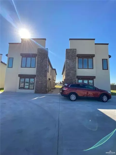 1203 White Oak Dr, Edinburg, TX 78541