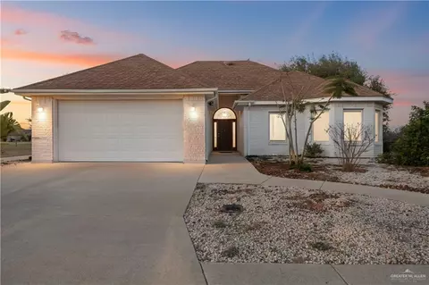 3321 E Clubhouse Dr, Edinburg, TX 78542