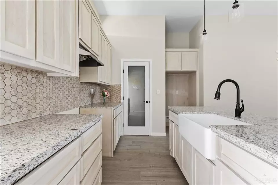 600 S Maryland St, Mission, TX 78573 | MLS# 493781 | 17 Photos - Movoto