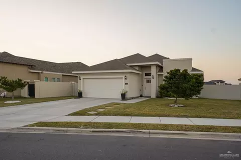 1909 Macquarie Dr, Edinburg, TX 78542