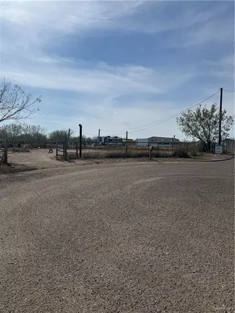 816 El Toro Rd, Sullivan City, TX 78595