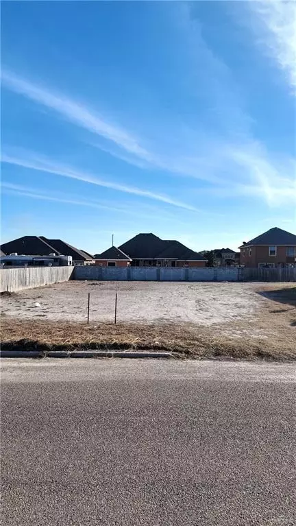 404 River Crest St, Rio Grande City, TX 78582