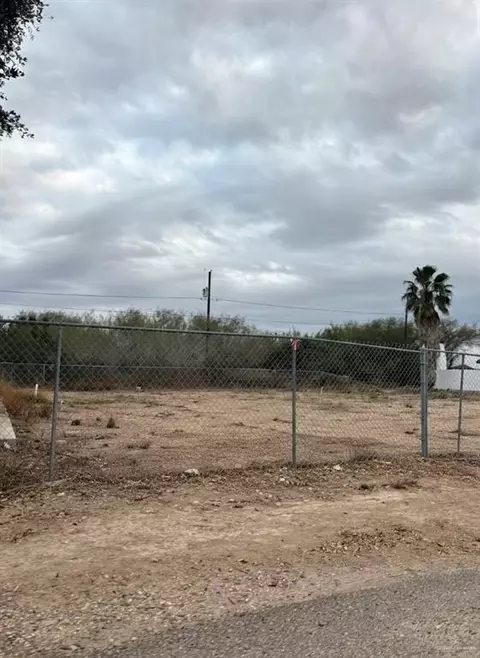 6826 11th St, Rio Grande City, TX 78582