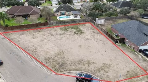 833 Quail Hollow Dr, Weslaco, TX 78596