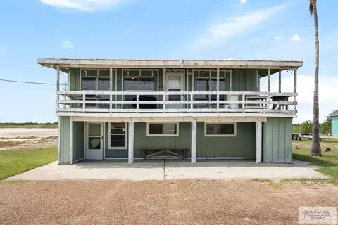 725 N Bayshore Dr, Port Mansfield, TX 78598