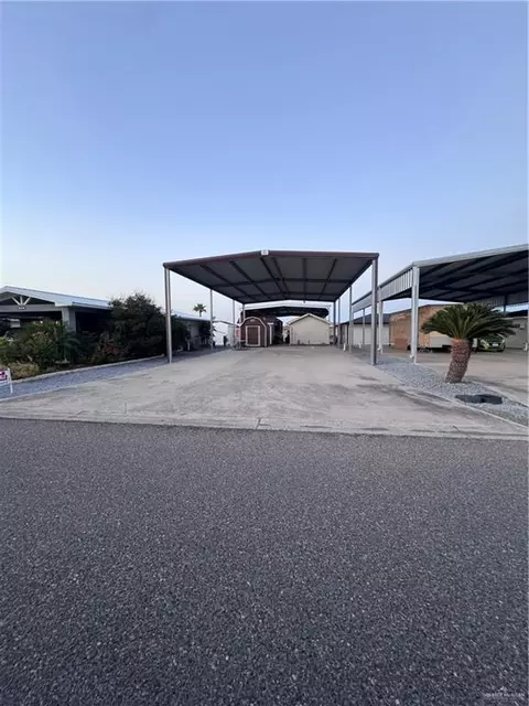 1916 W Bogey Dr, Mission, TX 78572