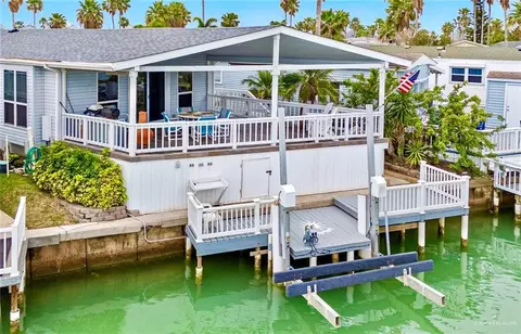 675 E Clam Cir, Port Isabel, TX 78578