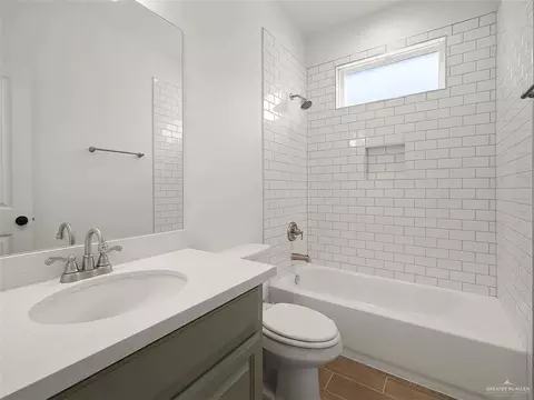 Bath - 8314 N 34th Ln, Mcallen, TX 78504 photo 2 of 2