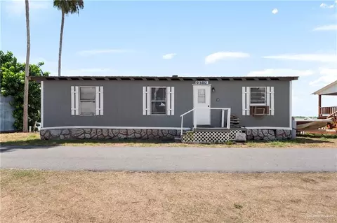 8482 Lago Vista Dr, Edcouch, TX 78538