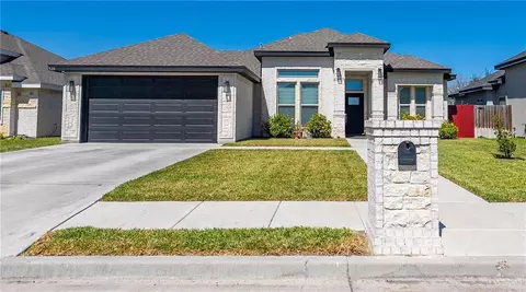 520 Country Club Dr, Alamo, TX 78516